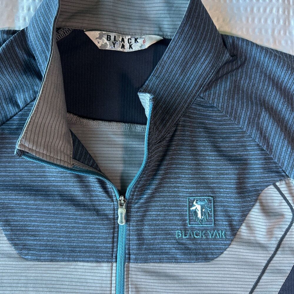 Black Yak Men's  1/4 Zip Pullover Short Sleeve Shirt Small Gray And Blue